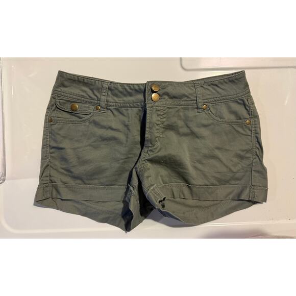 Forever 21 Army Green Shorts - Picture 1 of 4